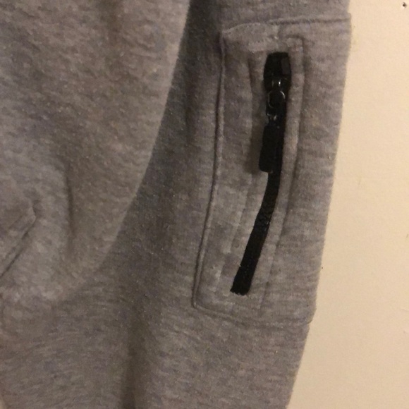 PrettyLittleThing Recycled Ash Gray Oversized Zip Front Sweat - Picture 7 of 9